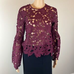 Romeo + Juliet Couture 70’s burgundy lace flare sleeve top